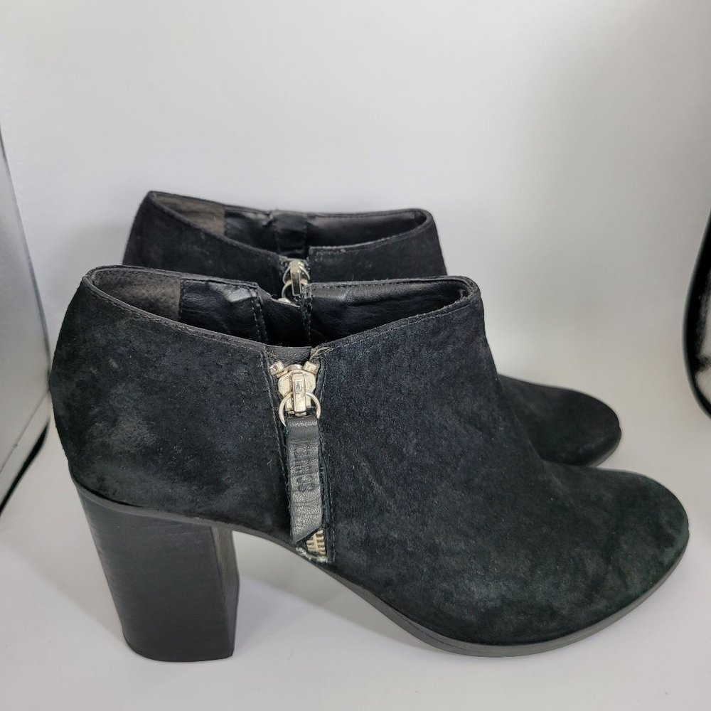 Schutz Ankle Booties Women's Black Suede Side Zip US Size 7